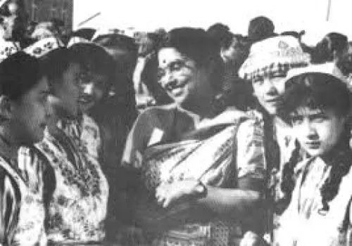 BHARATIY MAHILE BY VIMLA FAROOQI AND RENU CHAKRAVARTTY